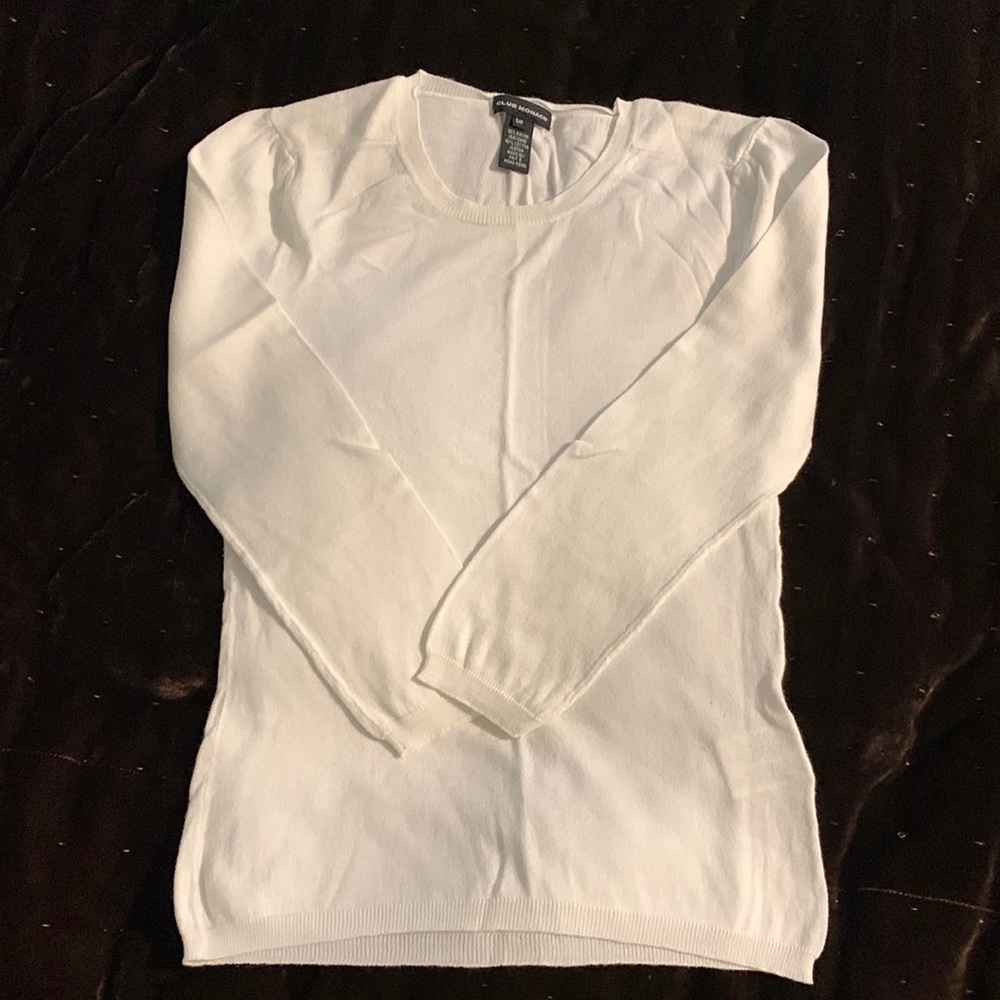 Club Monaco. 3/4 sleeve thin white sweater. Perfect for fall.